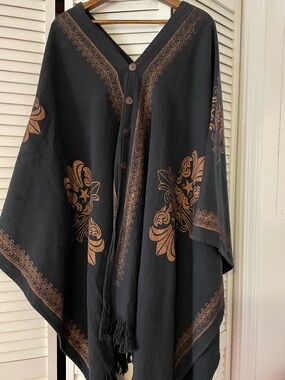 Vintage 70s Black & Gold Button Front & Back Cotton Poncho